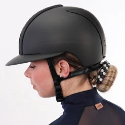 Veiligheidshelm KEP Italia Cromo 2.0 Matt Star Voorzijde Polo Klep Zwart -Roeckl Winkel veiligheidshelm kep italia cromo 2 0 matt star voorzijde polo klep zwart 1500x1500 183366